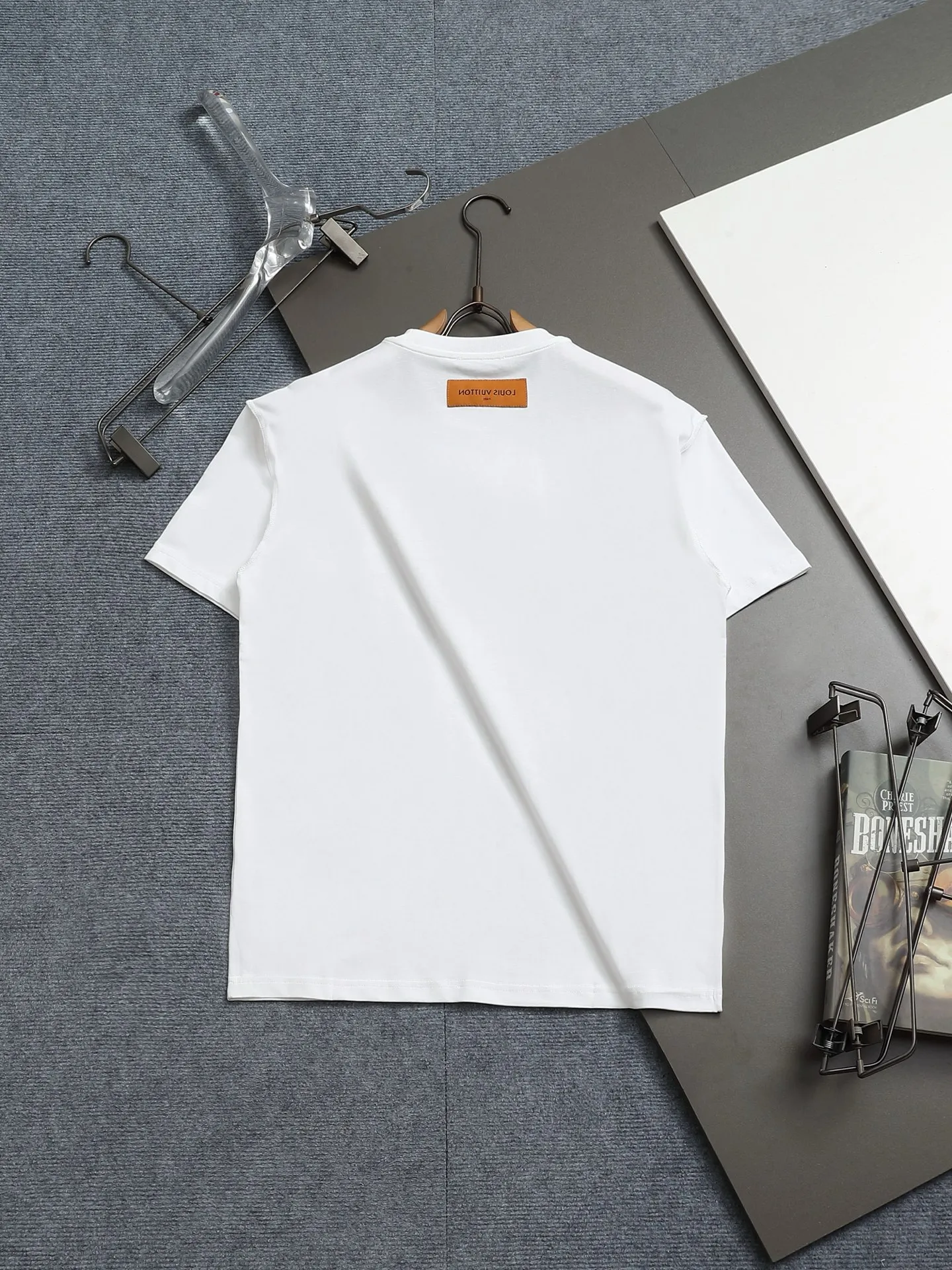 🅿️170 High quality Louis 1V launches new poisonous mushroom T-shirt, early shipment, fully embroidered pattern, full of high-end feel, embroidered pattern T-shirt short sleeves, ZP feel, embroidery is clear and full, delicate, perfectly restored, same style for men and women, size XS.S.M.L